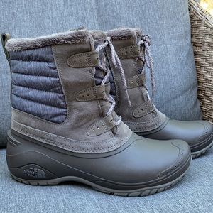 North face women’s boots size 10